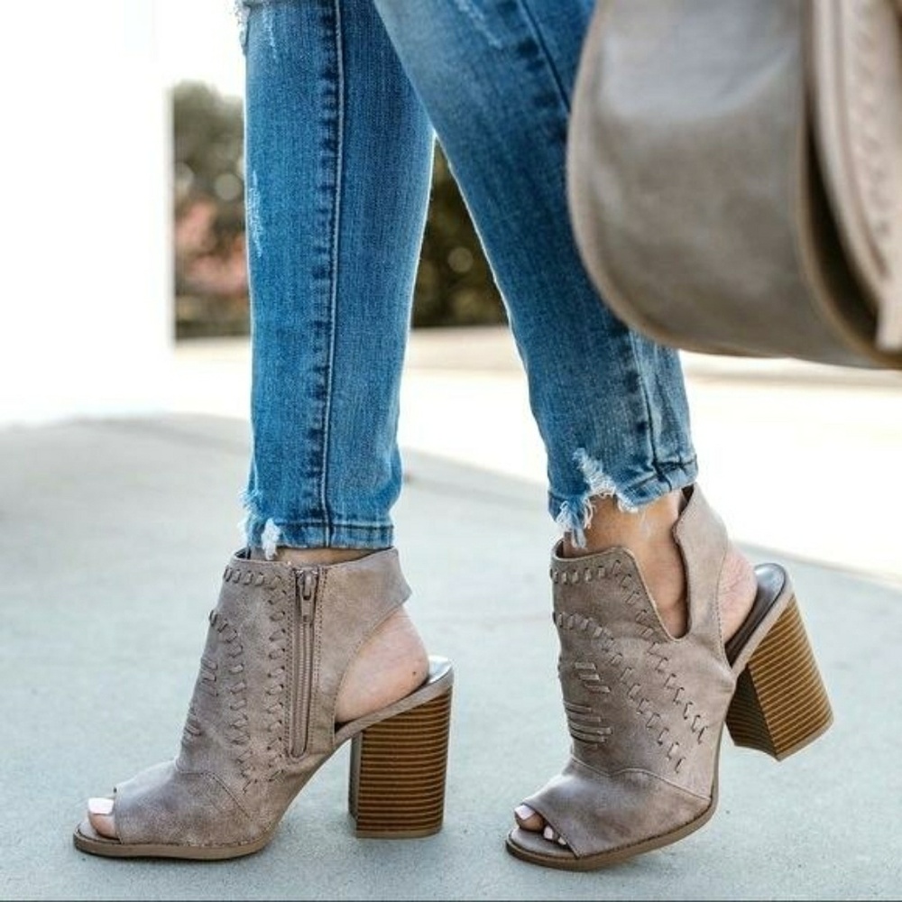 Qupid Block Heel booties